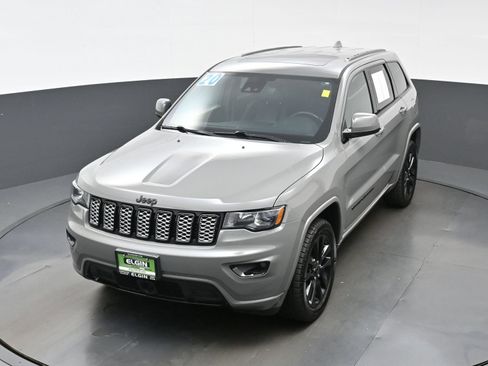 Used 2020 Jeep Grand Cherokee Altitude AWD/4WD image 35