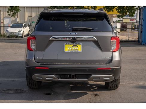 Used 2022 Ford Explorer XLT w/ Equipment Group 202A AWD/4WD image 4