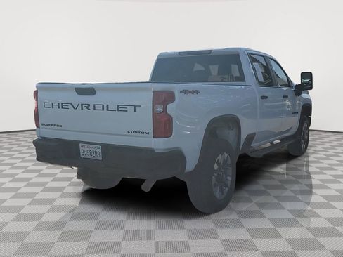 Used 2023 Chevrolet Silverado 2500 Custom w/ Custom Value Package image 3