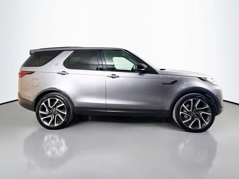 Used 2025 Land Rover Discovery S AWD/4WD image 4