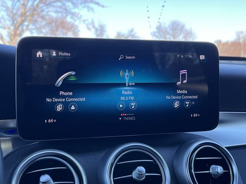 Used 2021 Mercedes-Benz GLC 300 4MATIC image 25