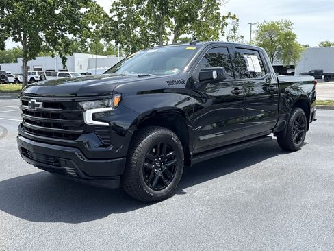 Used 2025 Chevrolet Silverado 1500 High Country w/ Midnight Edition AWD/4WD image 5