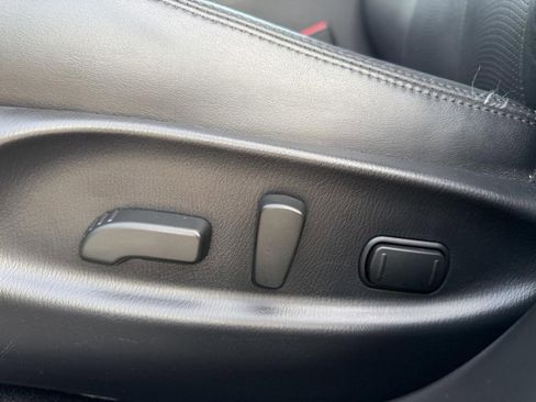 Used 2019 INFINITI Q70 Luxe w/ Proactive Package image 24