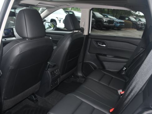 Used 2024 Nissan Rogue SL w/ SL Premium Package AWD/4WD image 17