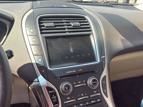 Used 2017 Lincoln MKX Select w/ Select Plus Package image 45