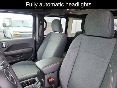 Used 2025 Jeep Wrangler Unlimited Sahara w/ Safety Group image 22