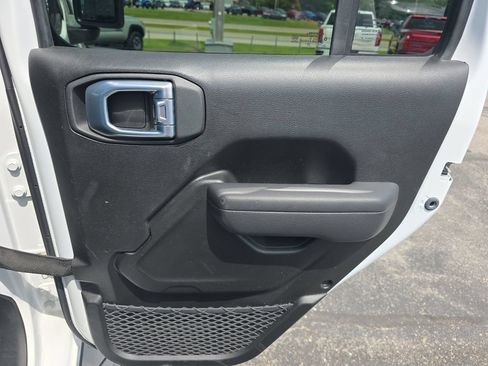 Used 2026 Jeep Gladiator Rubicon AWD/4WD image 16