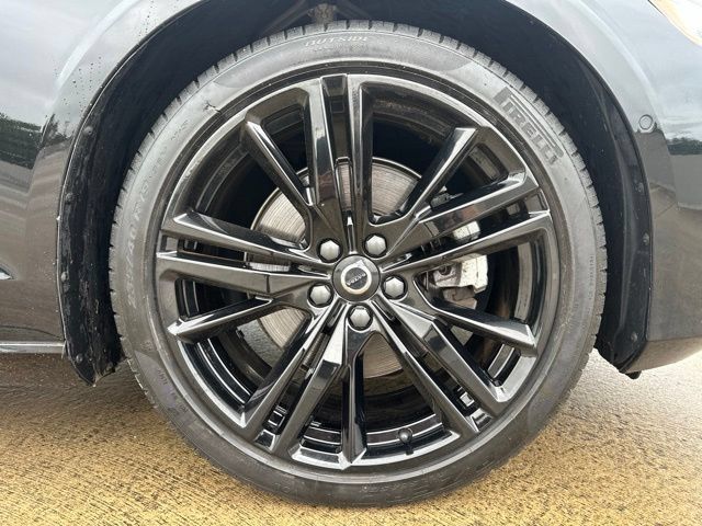 Certified 2024 Volvo S60 B5 Plus w/ Climate Package AWD/4WD image 11