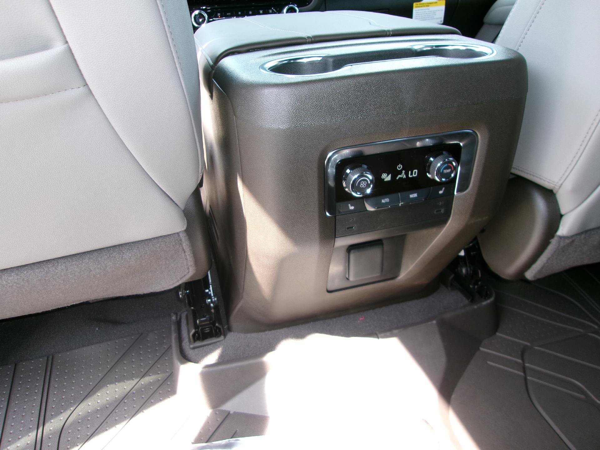 New 2026 Chevrolet Tahoe Z71 w/ Comfort Package AWD/4WD image 13