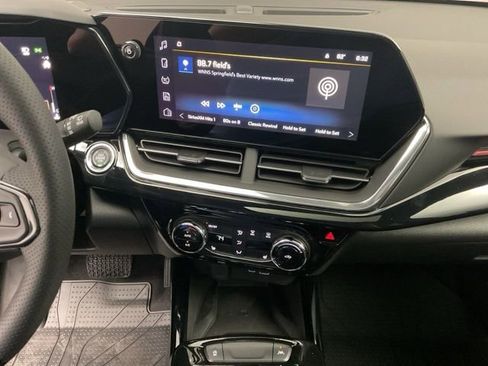 New 2026 Chevrolet Trax RS w/ Sunroof Package FWD image 15