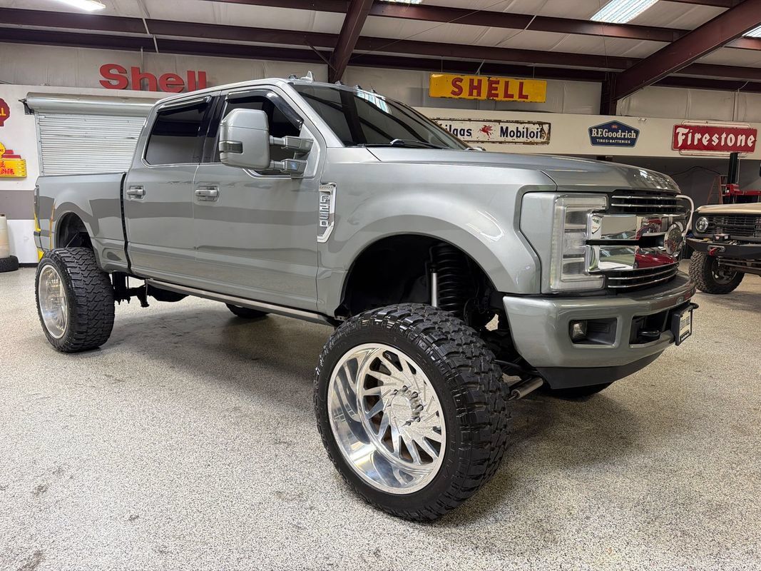 Used 2019 Ford F250 Lariat w/ Lariat Ultimate Package AWD/4WD image 11