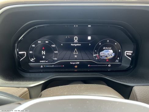 Used 2024 GMC Yukon Denali RWD image 12