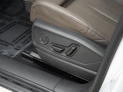Certified 2025 Audi Q5 Premium w/ Premium Plus AWD/4WD image 17