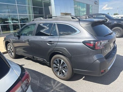 Used 2025 Subaru Outback Limited AWD/4WD image 9