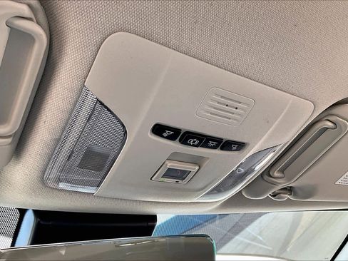 Used 2022 Toyota Corolla LE image 32