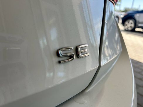 Certified 2025 Volkswagen Jetta SE FWD image 39