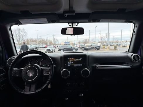 Used 2017 Jeep Wrangler Unlimited Sahara w/ Connectivity Group image 11