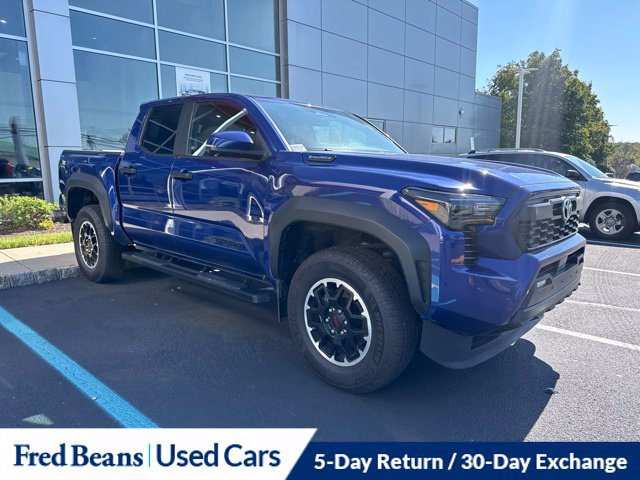 Used 2024 Toyota Tacoma TRD Off-Road w/ TRD Off Road Premium Package AWD/4WD image 2
