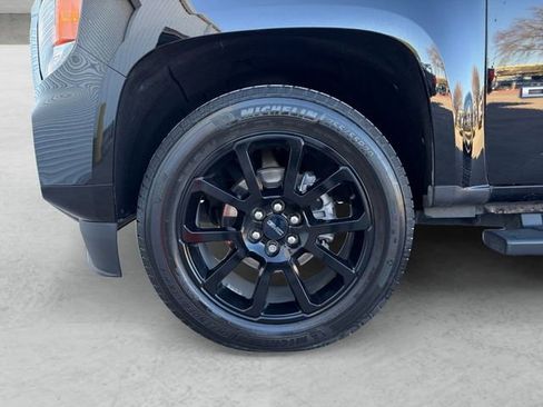 Used 2022 GMC Canyon Denali w/ Denali Black Edition Package image 23