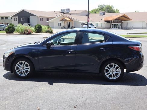 Used 2018 Toyota Yaris iA FWD image 9