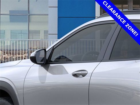 New 2025 Chevrolet Trax LT w/ Driver Confidence Package image 12