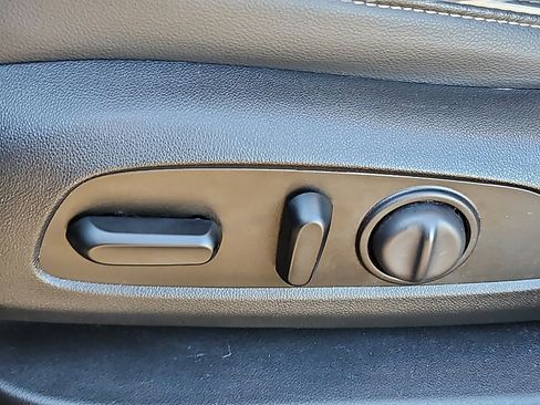 Used 2020 GMC Acadia Denali image 25