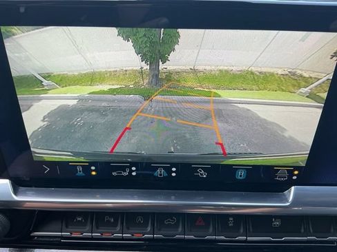 Used 2023 Chevrolet Silverado 1500 LTZ w/ Technology Package AWD/4WD image 18