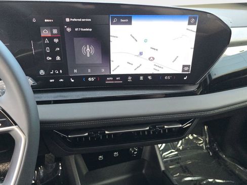 New 2025 Audi Q6 e-tron Premium image 23