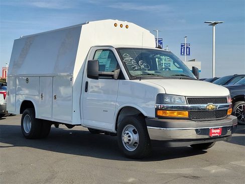 New 2025 Chevrolet Express 3500 Work Van w/ Power Convenience Package image 28