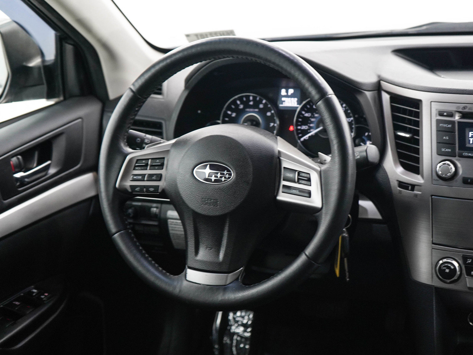 Used 2012 Subaru Outback 2.5i Premium w/ All-Weather Pkg AWD/4WD image 14