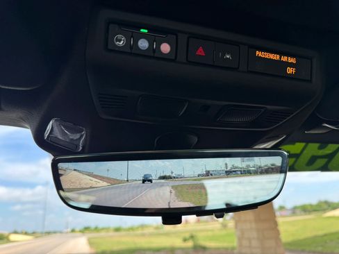 Used 2024 Chevrolet Corvette Stingray Preferred Conv w/ 2LT RWD image 17