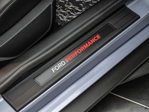 Used 2022 Ford Mustang Shelby GT500 w/ Carbon Fiber Track Pack RWD image 62