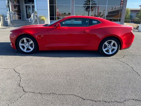 Used 2016 Chevrolet Camaro LT RWD image 9