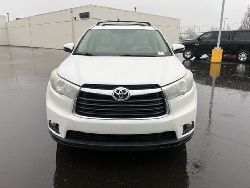 Used 2015 Toyota Highlander XLE image 8