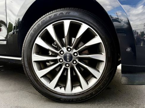 Used 2021 Lincoln Navigator Reserve AWD/4WD image 9