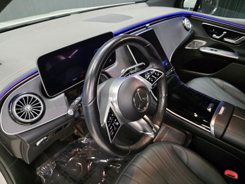 Used 2023 Mercedes-Benz EQE 500 4MATIC SUV w/ Exclusive Trim Package image 17