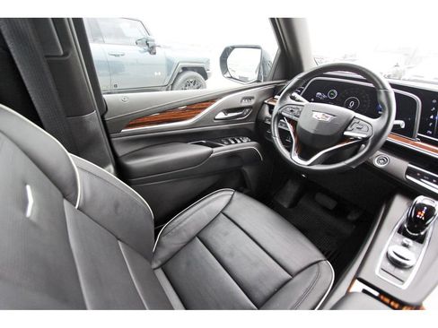 Used 2023 Cadillac Escalade Premium Luxury AWD/4WD image 8