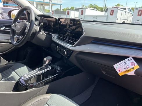 New 2026 Chevrolet Trax LT w/ Sunroof Package FWD image 30
