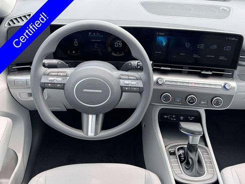Used 2026 Hyundai Kona SE FWD image 17