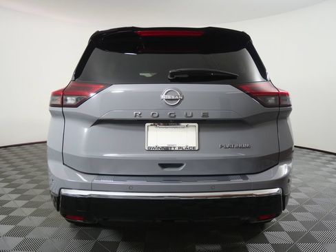 Used 2025 Nissan Rogue Platinum w/ Tech Package FWD image 4