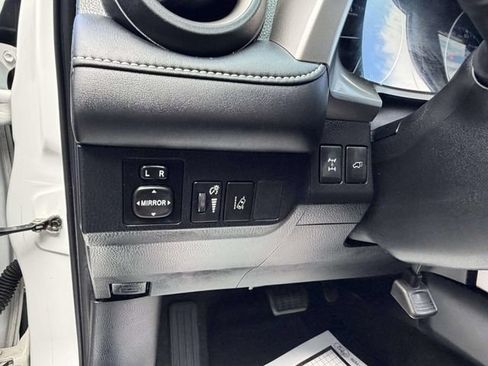 Used 2017 Toyota RAV4 XLE AWD/4WD image 16
