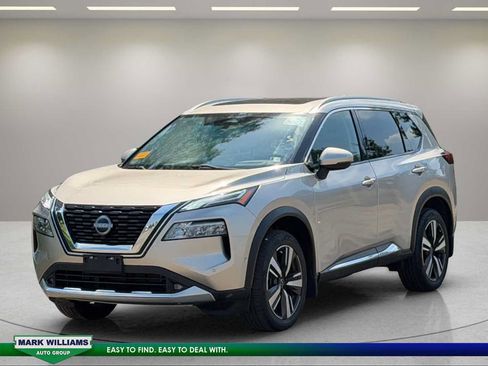 Used 2022 Nissan Rogue Platinum w/ Head-Up Display Package AWD/4WD image 2