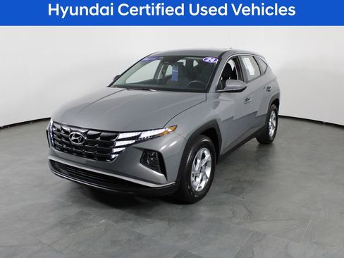 Certified 2024 Hyundai Tucson SE image 2