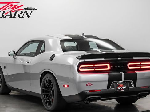 Used 2023 Dodge Challenger SRT Hellcat image 3