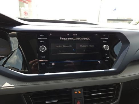 Certified 2024 Volkswagen Taos SE FWD image 15