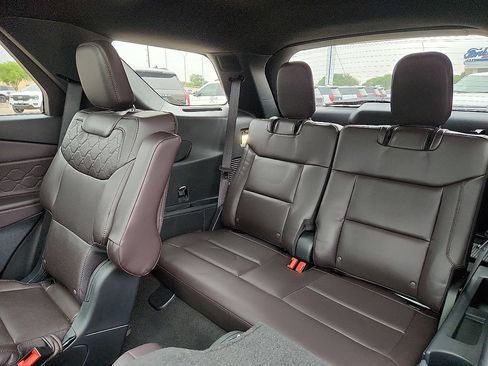 New 2026 Ford Explorer Platinum w/ LUX Leather Package AWD/4WD image 5