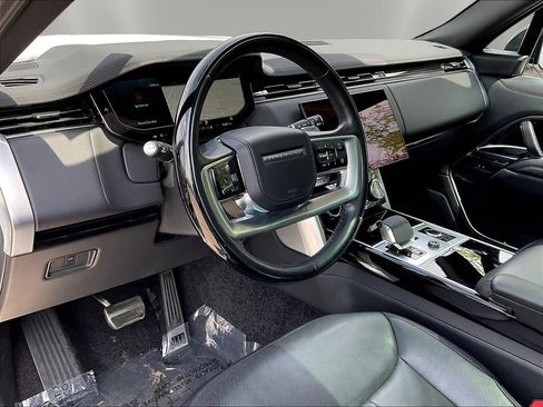 Used 2023 Land Rover Range Rover Long Wheelbase SE AWD/4WD image 16
