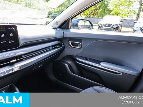 Used 2025 Kia K4 LXS FWD image 36