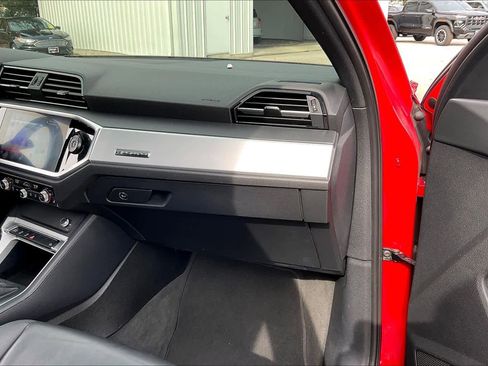 Used 2019 Audi Q3 2.0T Premium image 16