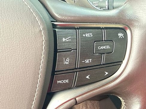 Used 2018 Lexus LS 500 w/ Luxury Package image 27